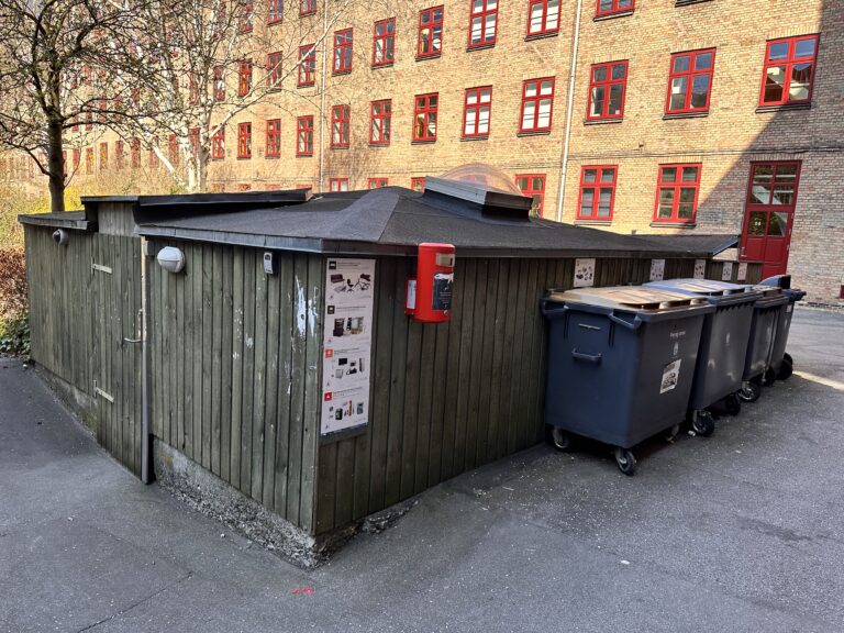 Affaldssortering på gartnergården. Billede af afsætning af storskrald