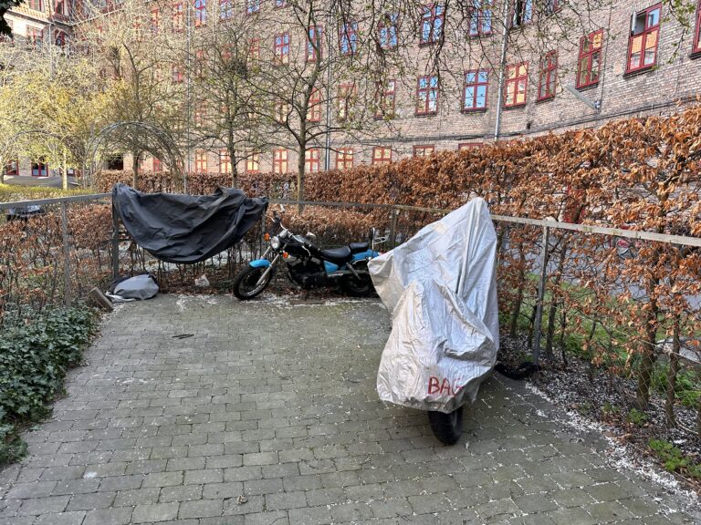 Motorcykelparkering på Gartnergården